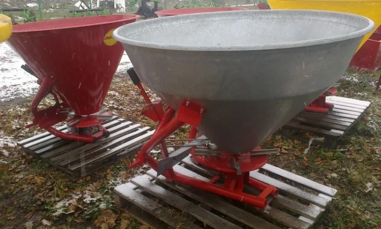 Разбрасыватель минудобрений 650 л - фото № 5