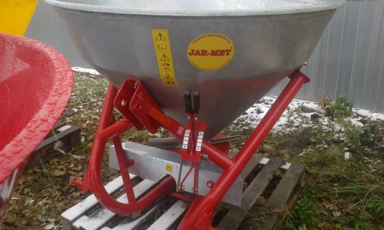 Разбрасыватель 650 л - фото № 3