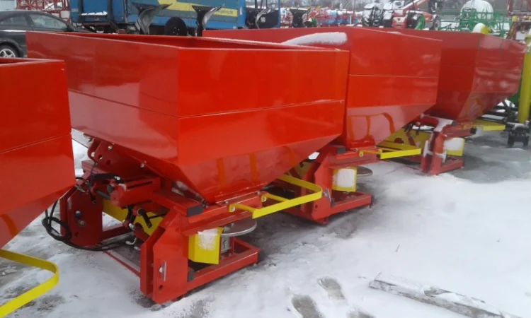 Разбрасыватель удобрений навесной Jar Met 1000 л с карданом - фото № 3