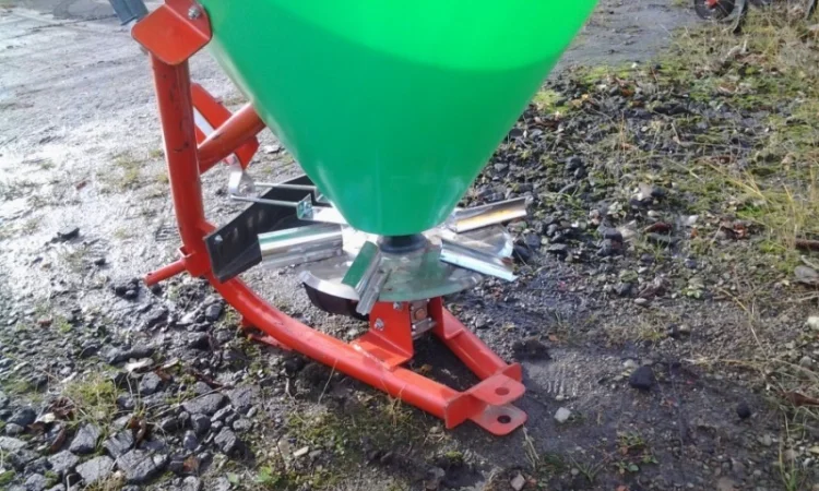Розкидач мін-добрив 500 л (диски і лопатки із неражвіючої сталі) - фото № 3