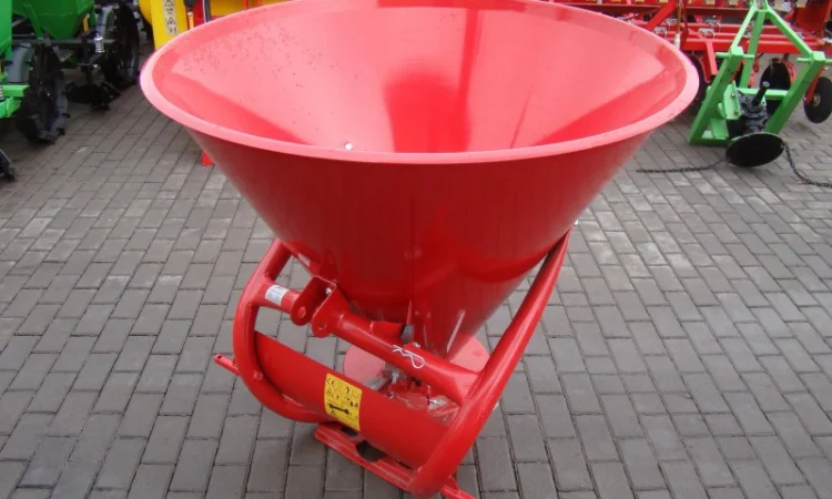 Разбрасыватель селитры, удобрений 500 л (металический) - фото № 2