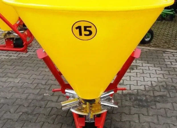 Розкидачі мінеральних добрив 200, 300, 500, 650 л (метал або пластік) - фото № 3