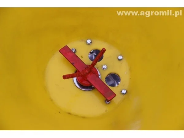 Розкидачі мінеральних добрив 200, 300, 500, 650 л (метал або пластік) - фото № 4