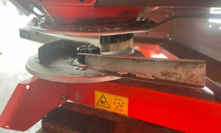 Продається розкидач мінеральних добрив RAUCH AXIS M 30.2 Q-V8 (KUHN) - фото № 4