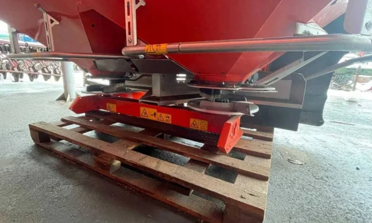 Продається розкидач мінеральних добрив RAUCH AXIS M 30.2 Q-V8 (KUHN) - фото № 6