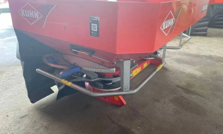 Продається розкидач мінеральних добрив KUHN AXIS 30.2 - фото № 3