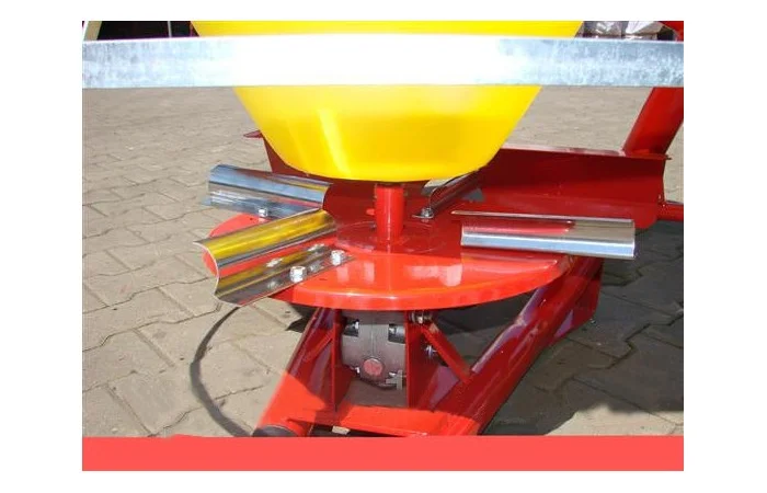 Продам розкидач міндобрив (лійка) Jormet на 500л - фото № 3