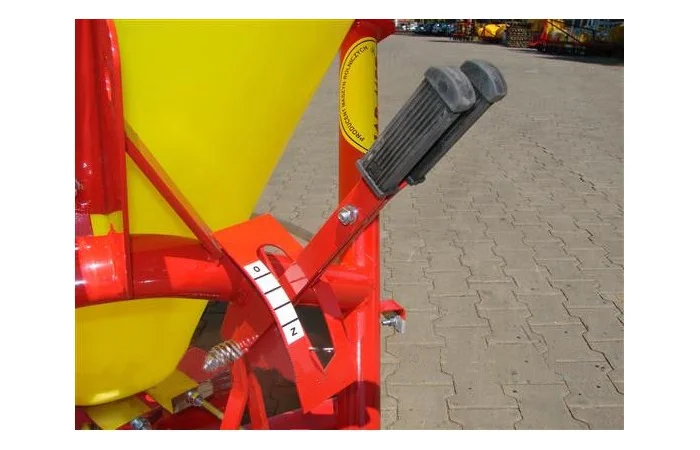 Продам розкидач міндобрив (лійка) Jormet на 500л - фото № 4