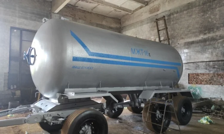 Бочка МЖТ-16 трехосная (для навоза, КАС или воды) - фото № 2