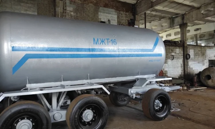 Бочка МЖТ-16 трехосная (для навоза, КАС или воды) - фото № 3