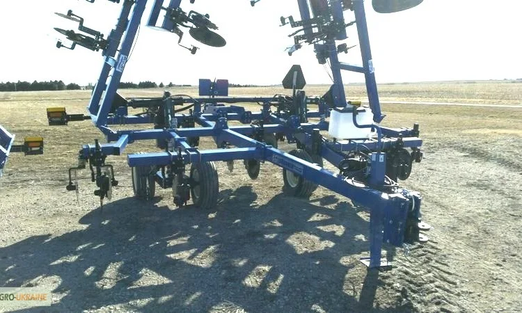 2015 г. Блю Джет Лендранер Blu-Jet Landrunner II для внесения безводного аммиака в грунт - фото № 1