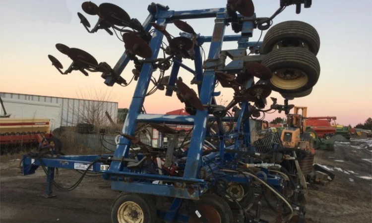 Аппликатор внесения безводного аммиака Blu-Jet Land Walker 17 рядов - фото № 2