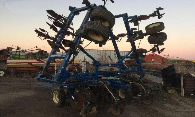 Аппликатор внесения безводного аммиака Blu-Jet Land Walker 17 рядов - фото № 3