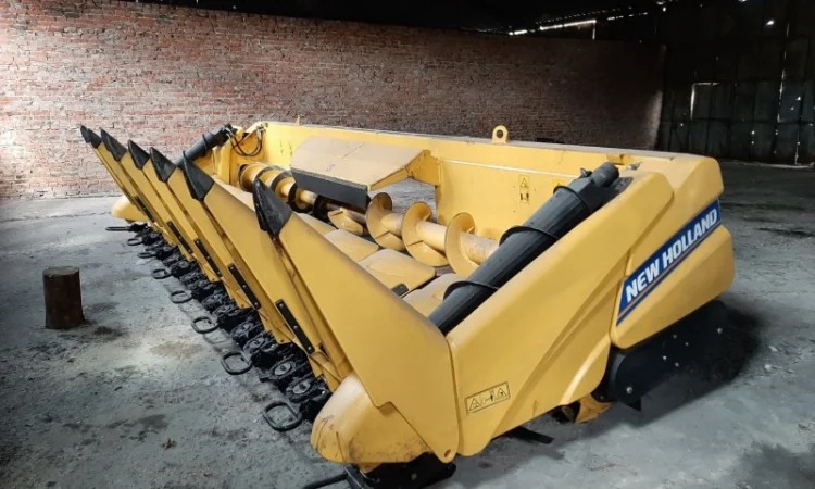 Жатка кукурузная New Holland 8 рядная - фото № 1