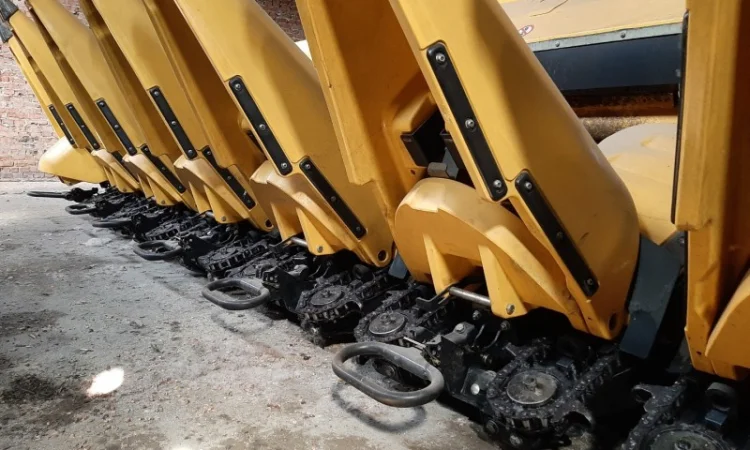 Жатка кукурузная New Holland 8 рядная - фото № 2