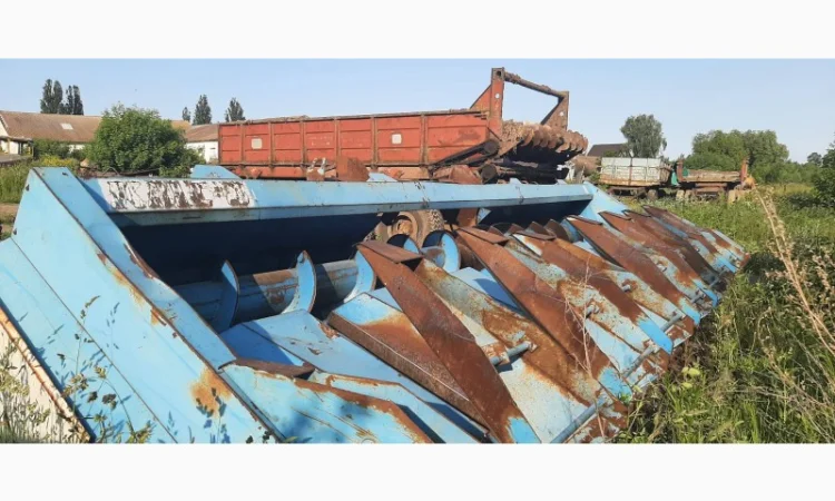 Жатка для кукурудзи КМС-8 - фото № 1