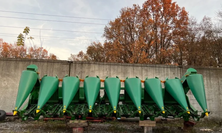 Продам Жатку John Deere 892 8/70 з подрібнювачем - фото № 1