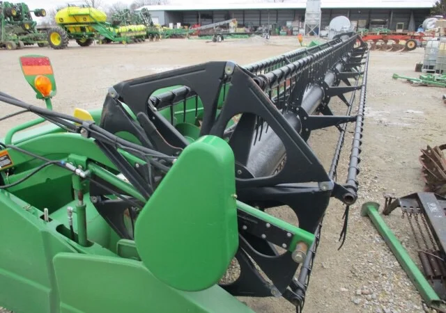 Жатка соевая John Deere 635F - фото № 8