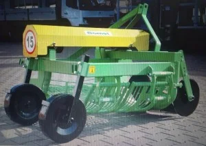 Копалка картофеля Bomet для трактора от 10 л.с., оригинальная польская копалка клубней - фото № 2