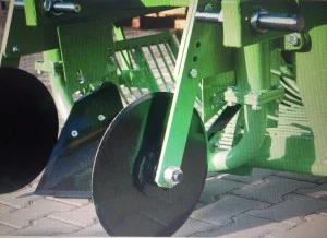 Копалка картофеля Bomet для трактора от 10 л.с., оригинальная польская копалка клубней - фото № 3