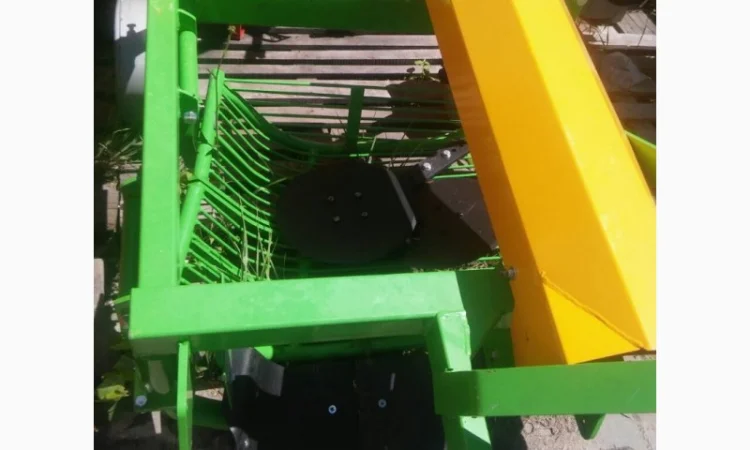 Картофелекопалка однорядная транспортер Wirax, вибрационная BOMET, вертушка - фото № 2