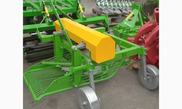 Картоплекопалка, копачка для картоплі вібраційна з викідом на бік BOMET (PL) - фото № 1