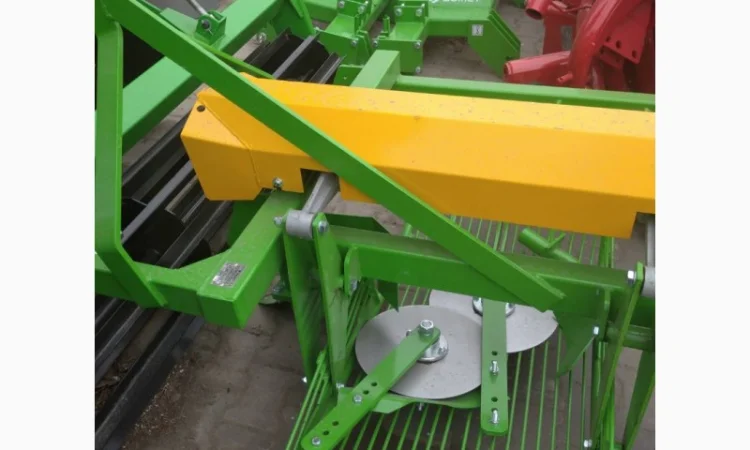 Картоплекопалка, копачка для картоплі вібраційна з викідом на бік BOMET (PL) - фото № 3