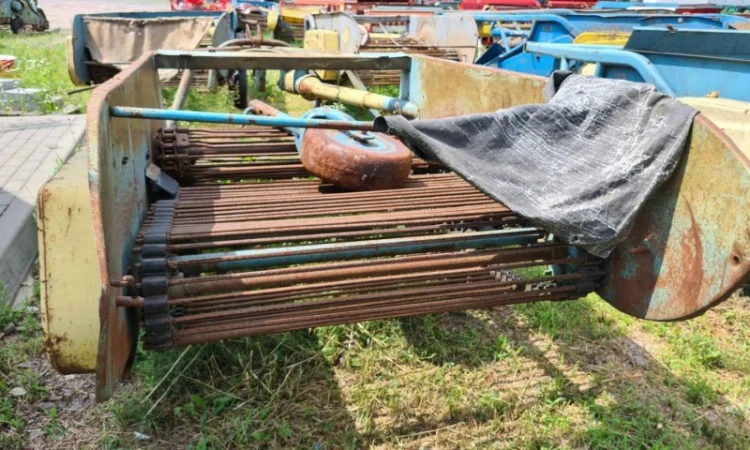 Картофелекопалка двухрядная транспортерная Z-609 фирмы Agromet (Польша) - фото № 11
