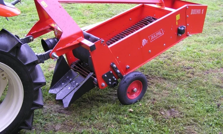 Машина для уборки кртофеля (картофелесборщик) - фото № 1