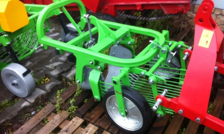 Картоплекопачка копалка вібраційна задній викід Бомет Bomet Польща - фото № 9