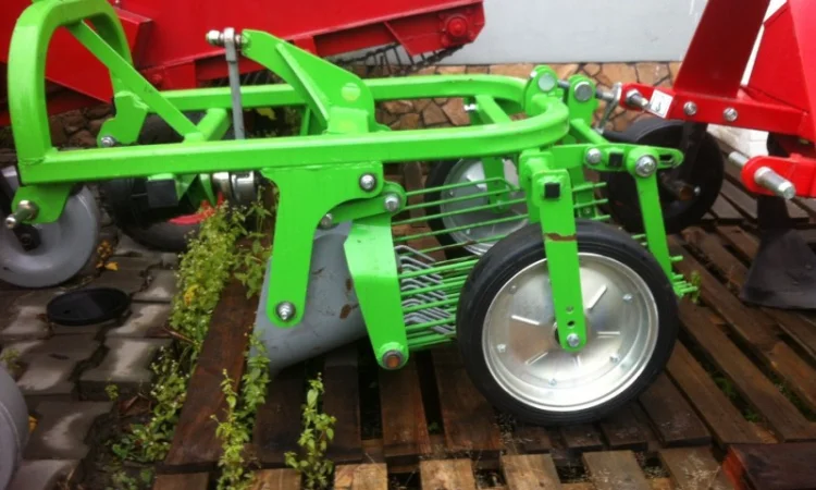 Картоплекопачка копалка вібраційна грохотна задня задній викід назад Бомет - фото № 6