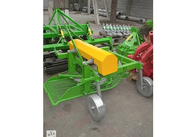 Картоплекопачка копалка вібраційна трячучка грохотна на бік Бомет - фото № 3