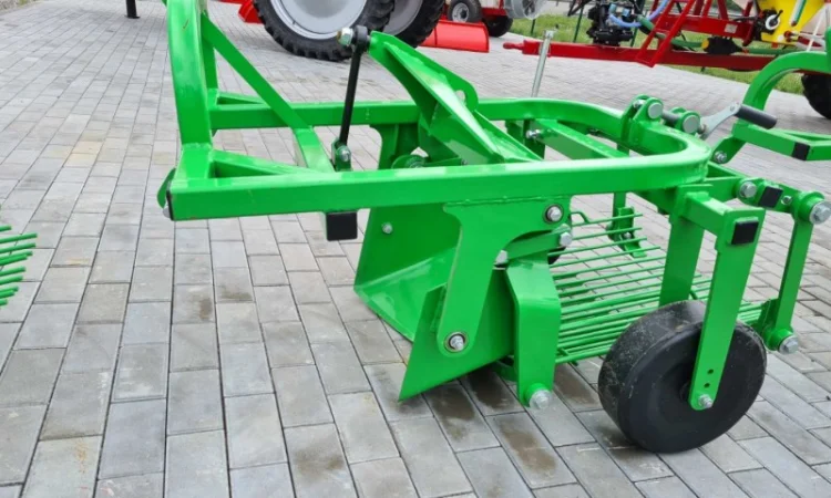 Картоплекопач вібраційний (грохотний) Z655/1 фірми Bomet - фото № 16