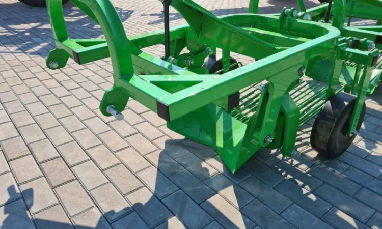 Картоплекопач вібраційний (грохотний) Z655/1 фірми Bomet - фото № 3