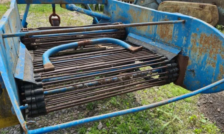 Двухрядный картофелекопатель Z-609 фирмы Agromet (Польша) - фото № 10