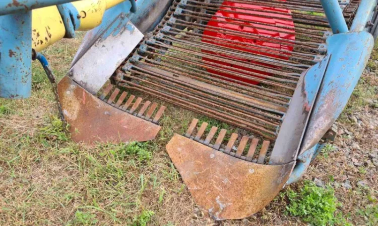 Картофелекопатель двухрядный Z-609 фирмы Agromet (Польша) - фото № 7