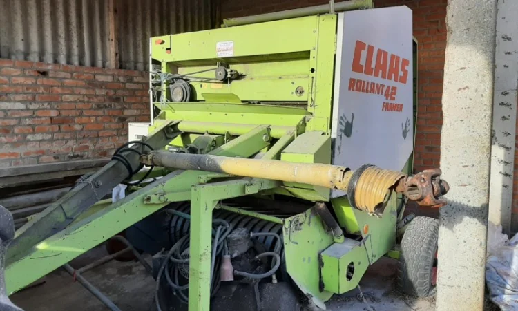 Прес-підбирач рулонний Claas Rollant 42 - фото № 2