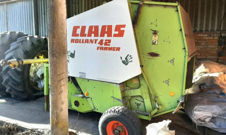 Прес-підбирач рулонний Claas Rollant 42 - фото № 1