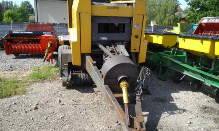 Прес-підбирач тюковий Рів'єра Касаліс - фото № 1