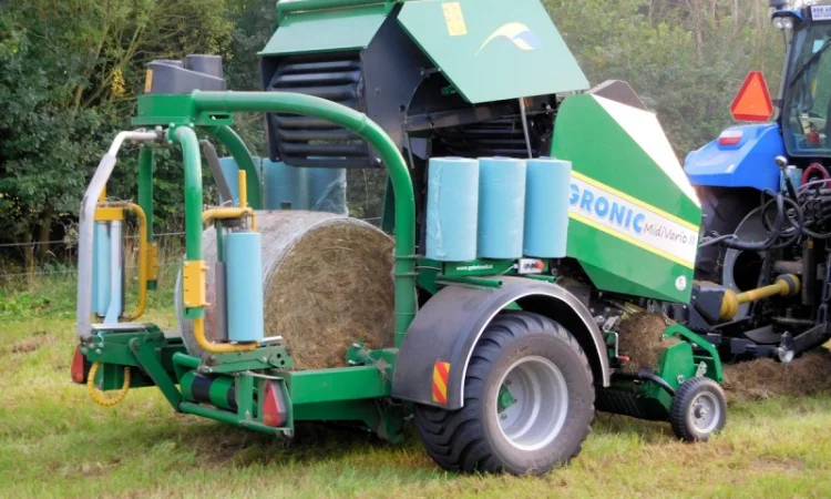 Рулонные пресс-подборщики с обмотчиками - фото № 1