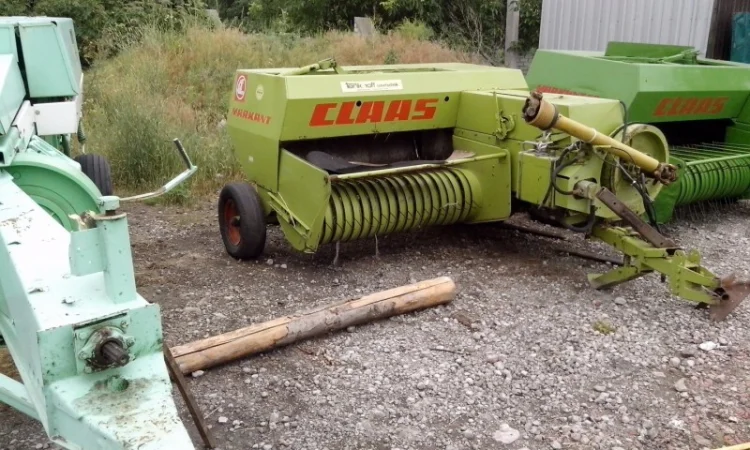 Тюковый пресс-подборщик Клас Маркант 50 гидро-выброс - фото № 1