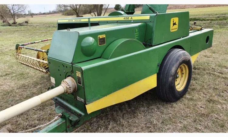 Пресс подборщик тюковый John Deere 456A - фото № 4