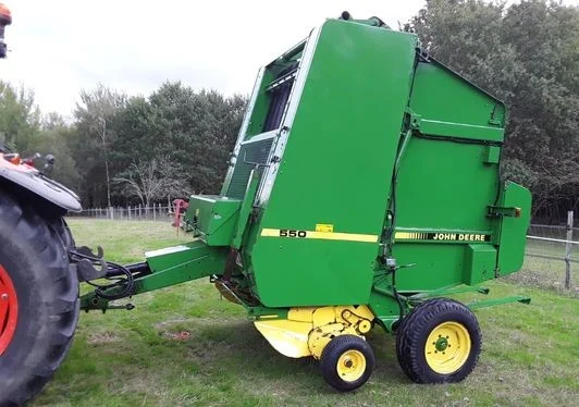 Прес підбирач рулонний John Deere 550 - фото № 7