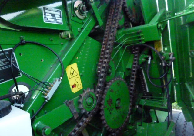 Пресс подборщик рулонный John Deere 578 - фото № 2