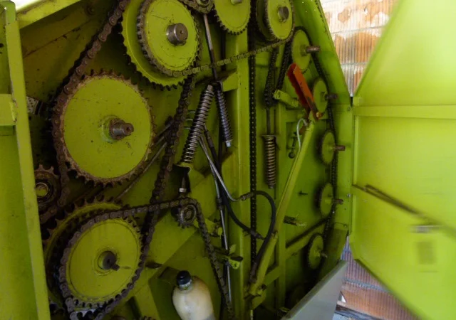 Пресс подборщик рулонный Claas Rollant 44 - фото № 2