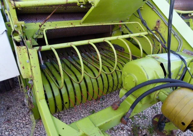 Пресс подборщик рулонный Claas Rollant 44 - фото № 3