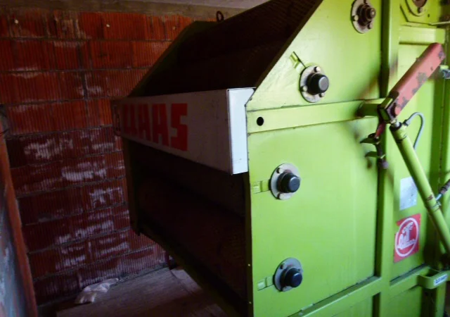 Пресс подборщик рулонный Claas Rollant 44 в хорошем состоянии - фото № 2