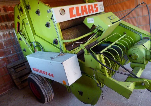 Пресс подборщик рулонный Claas Rollant 44 в хорошем состоянии - фото № 4