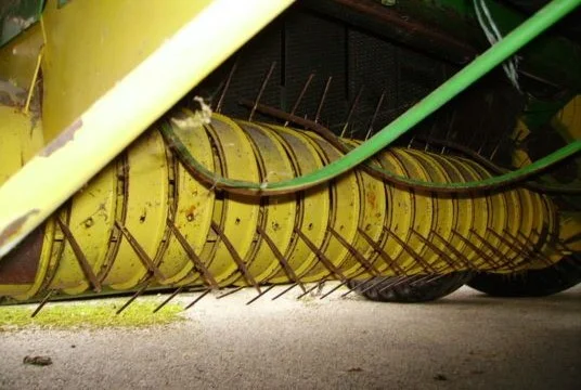 Продам пресс подборщик рулонный John Deere 570 - фото № 2