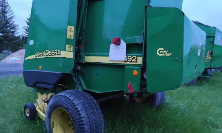 Пресс подборщик рулонный John Deere 592 - фото № 1